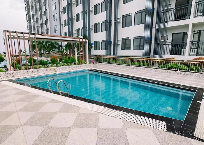 The Plush Queen 2136 Arc Towers * セブ市