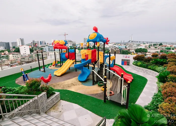 The Plush Queen 2136 Arc Towers アパートホテル